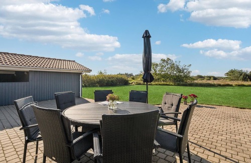 Skaven Strand House | Beautiful home in Tarm with kitchen