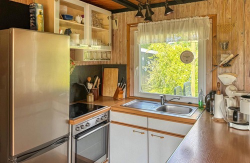 Skaven Strand House | Beautiful home in Tarm with WiFi