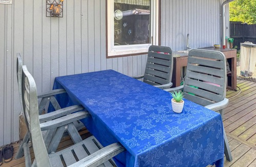Skaven Strand House | Beautiful home in Tarm with WiFi