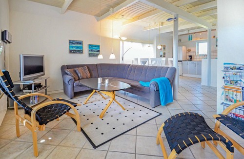 Vorupør House | Beautiful home in Thisted with kitchen