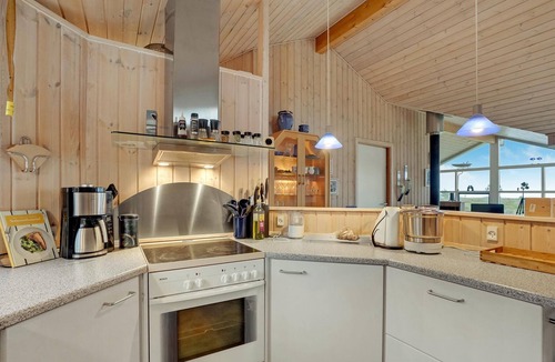 Thyholm House | Beautiful home in Thyholm with WiFi