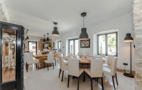 Tkon House | Beautiful Home In Tkon