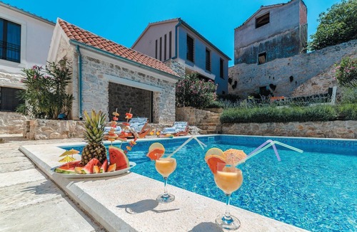 Tkon House | Beautiful home in Tkon