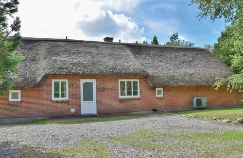 Øhuse House | Beautiful home in Ulfborg with sauna