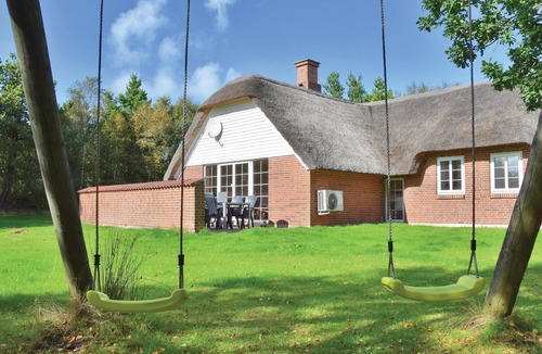 Øhuse House | Beautiful home in Ulfborg with sauna