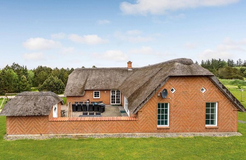 Husby House | Beautiful home in Ulfborg with WiFi