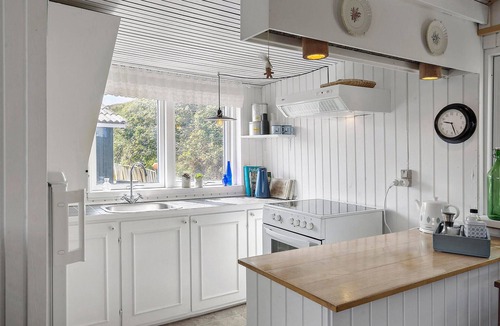 Fjand Badeby House | Beautiful home in Ulfborg with kitchen