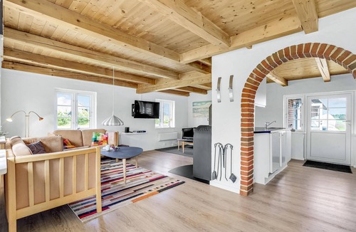 Øhuse House | Beautiful home in Ulfborg with kitchen