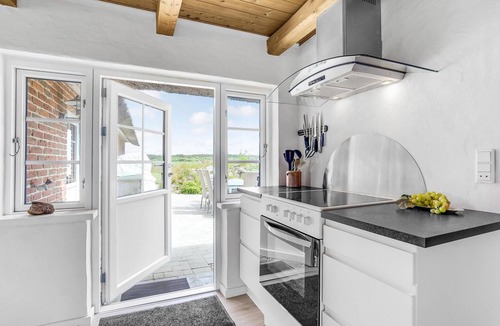 Øhuse House | Beautiful home in Ulfborg with kitchen
