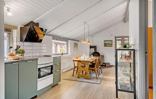 Sønder Nissum House | Beautiful Home In Ulfborg With Wifi