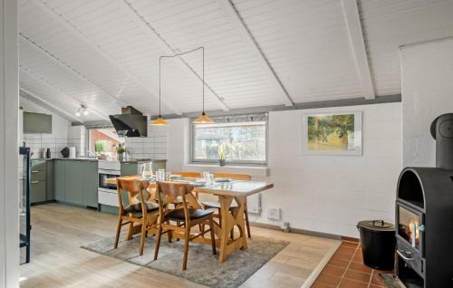Sønder Nissum House | Beautiful Home In Ulfborg With Wifi
