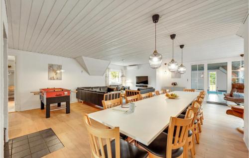 Øby House | Beautiful Home In Ulfborg With Sauna