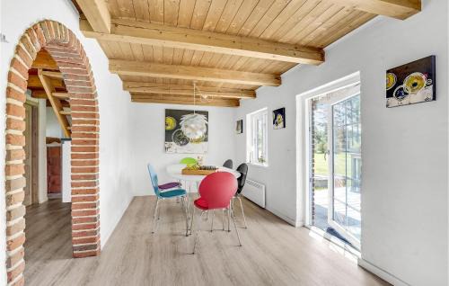 Øhuse House | Beautiful Home In Ulfborg With Kitchen