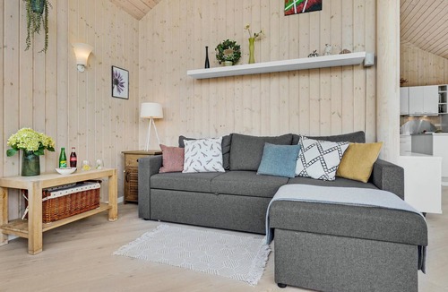 Marielyst House | Beautiful home in Væggerløse with WiFi