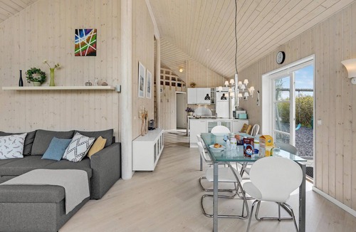 Marielyst House | Beautiful home in Væggerløse with WiFi