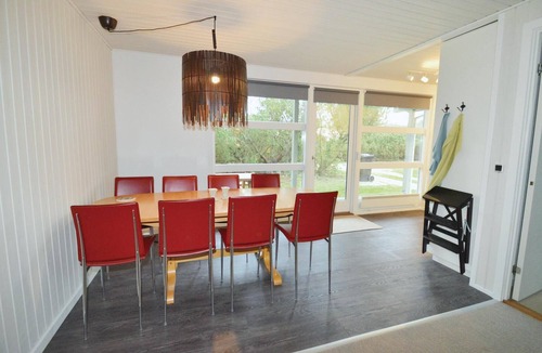 Marielyst House | Beautiful home in Væggerløse with WiFi