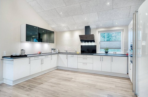 Varde House | Beautiful home in Varde with kitchen