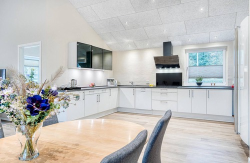 Varde House | Beautiful home in Varde with kitchen
