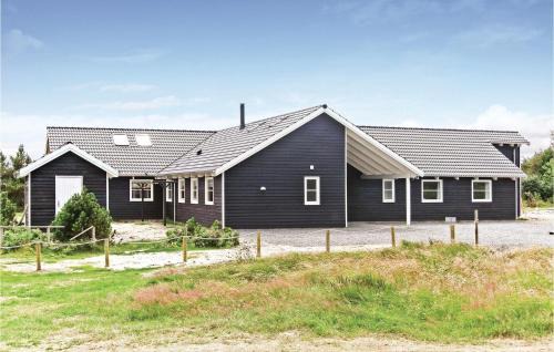 Vejers Strand House | Beautiful Home In Vejers Strand With Sauna