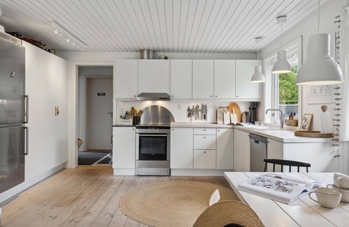 Holloselund House | Beautiful home in Vejby with WiFi
