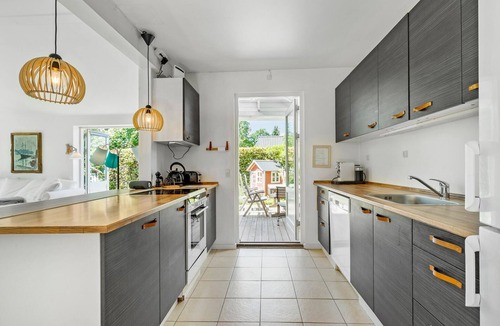 Holloselund House | Beautiful home in Vejby with kitchen