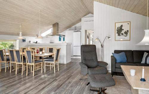 Agger House | Beautiful Home In Vestervig With Sauna