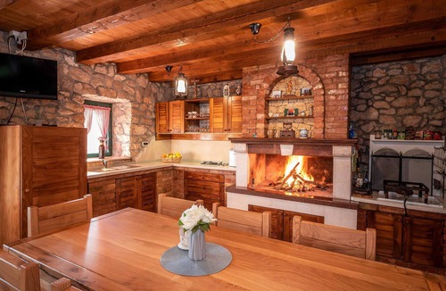 Vid House | Beautiful home in Vid