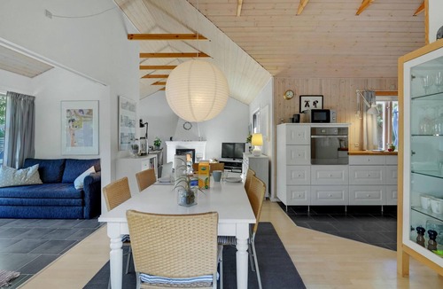 Hoensinge House | Beautiful home in Vig with WiFi