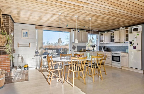 Vinderup House | Beautiful home in Vinderup with WiFi