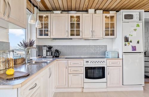 Vinderup House | Beautiful home in Vinderup with WiFi