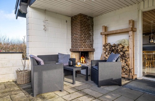 Vinderup House | Beautiful home in Vinderup with WiFi