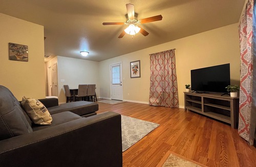 West Plains House | Beautiful Home in West Plains, 2Bed 2Bath, New Furniture