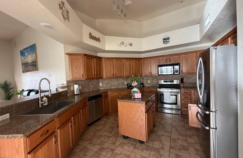 El Paso House | Beautiful home in with scenic views, pool and private access to hiking trails