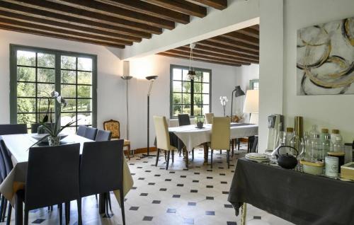 Yevre-la-Ville House | Beautiful Home In Yèvre-La-Ville