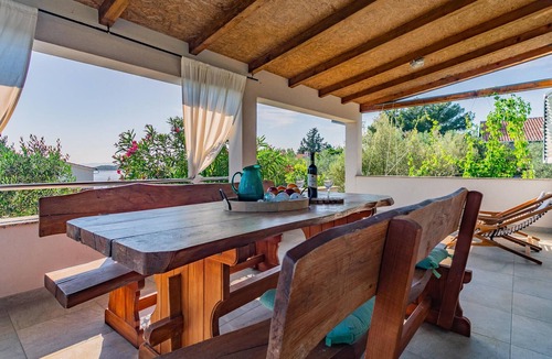Zdrelac House | Beautiful home in Zdrelac with house sea view
