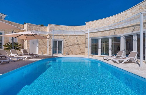 Zdrelac House | Beautiful home in Zdrelac with sauna
