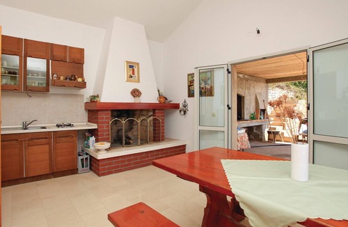 Zrnovo House | Beautiful home in Zrnovo with WiFi