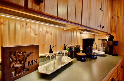 Walker House | Beautiful Home just 25' from shoreline of Leech Lake just 5 minutes from Walker