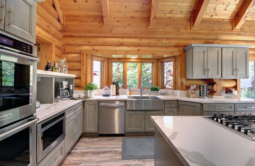 Evergreen Estates Cabin | Beautiful home near both ski resorts. views, hot tub, hallmark Xmas decor
