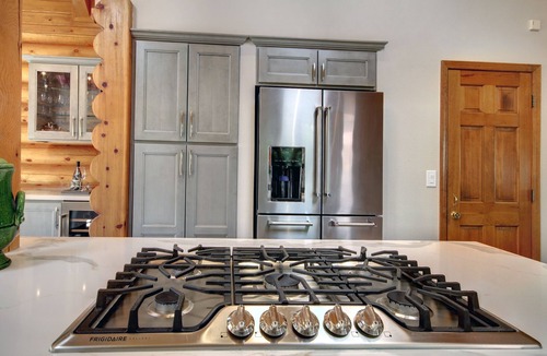 Evergreen Estates Cabin | Beautiful home near both ski resorts. views, hot tub, hallmark Xmas decor