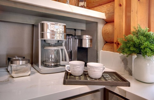 Evergreen Estates Cabin | Beautiful home near both ski resorts. views, hot tub, hallmark Xmas decor