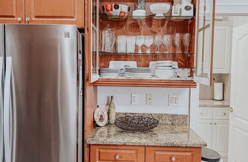 White Marsh House | Beautiful home near Englewood Beach