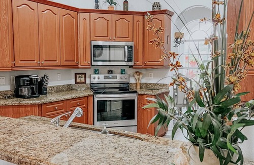 White Marsh House | Beautiful home near Englewood Beach