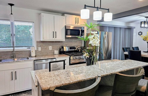 Syracuse House | Beautiful home near Drumlins Country Club/SU