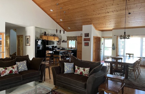 The Galena Territory House | Beautiful home near resort amenities, WIFI