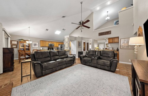 San Antonio House | Beautiful home NWSA:4 min Seaworld, 5 min Shooting Complex, 15 min BMT Lackland