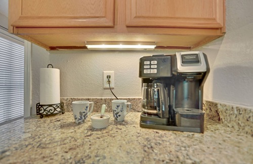 San Antonio House | Beautiful home NWSA:4 min Seaworld, 5 min Shooting Complex, 15 min BMT Lackland