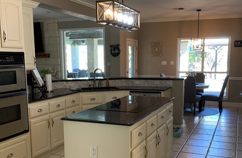 Morgans Point Resort House | Beautiful home on Lake Belton with Private Pool and Pavilion