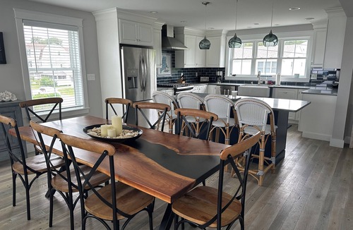 York Beach House | Beautiful home on long sands beach .