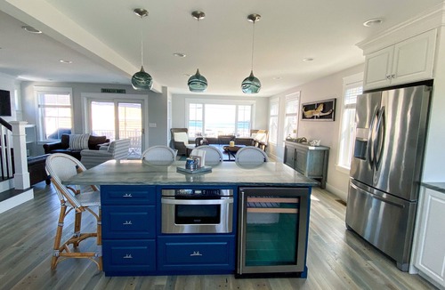 York Beach House | Beautiful home on long sands beach .